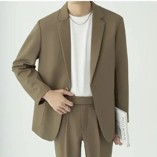 Modern Tailored Minimalist Men's Suit Set for All-Season Elegance