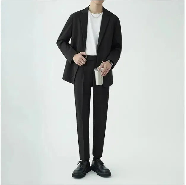 Modern Tailored Minimalist Men's Suit Set for All-Season Elegance