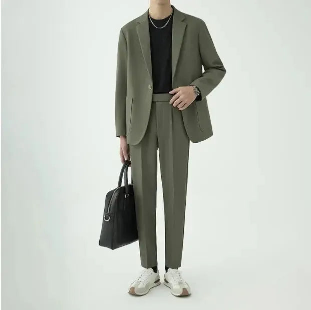 Modern Tailored Minimalist Men's Suit Set for All-Season Elegance