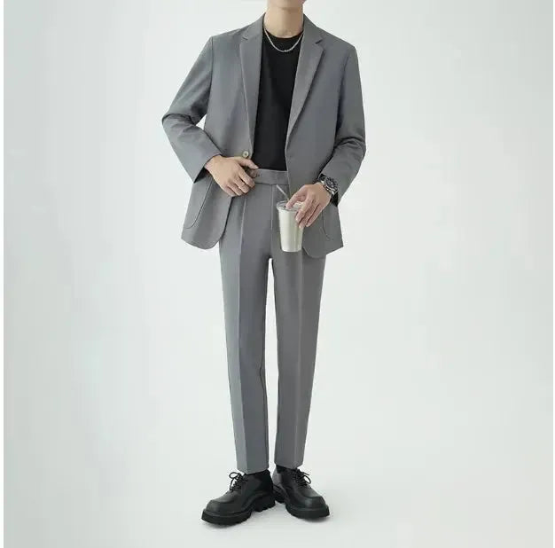 Modern Tailored Minimalist Men's Suit Set for All-Season Elegance