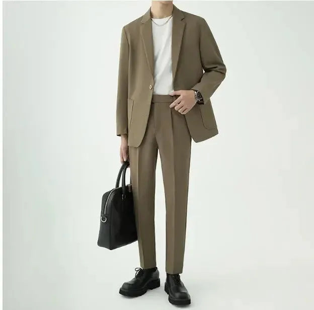 Modern Tailored Minimalist Men's Suit Set for All-Season Elegance