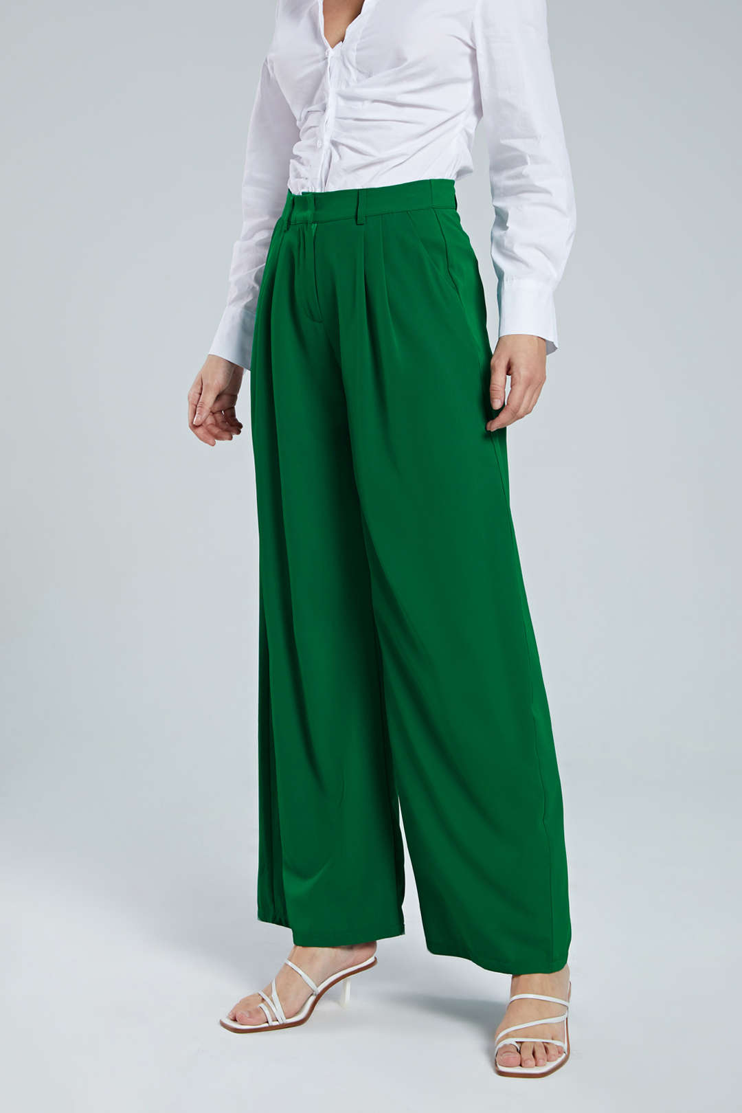 Effortlessly Chic High-Waisted Pleated Wide-Leg Trousers
